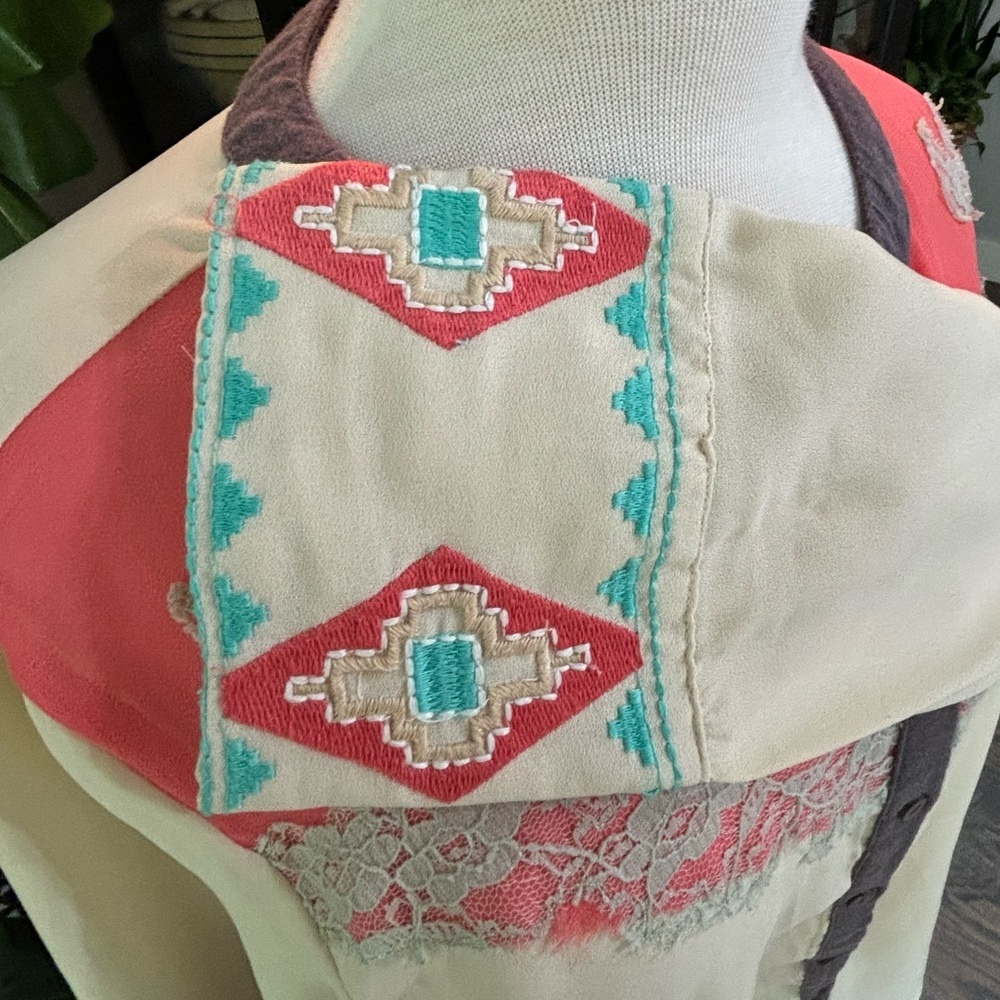 🌸 Red Ranch Embroidered Western Blouse - Women’s L - Picture 4 of 7
